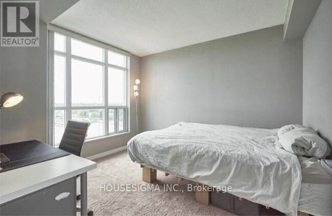 Building Photo - 1600 Charles St