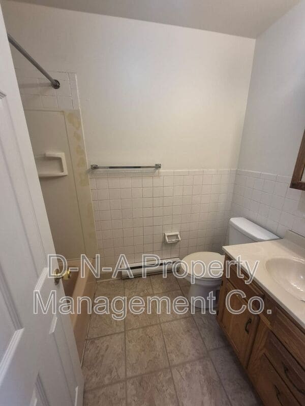 Foto del edificio - 404 Woodcliff Ave