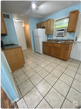 Building Photo - 135 Macey Ave