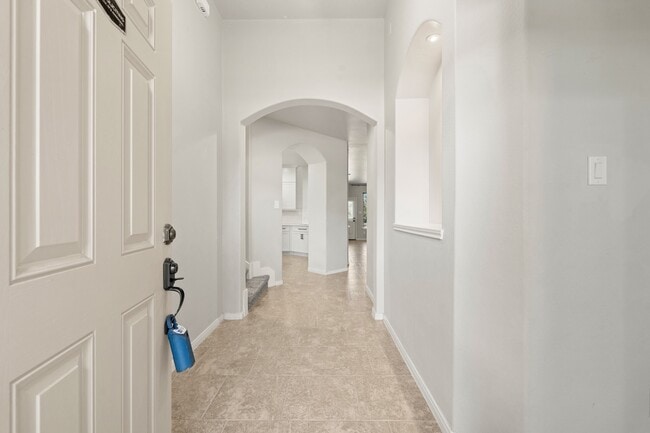 Building Photo - 9722 Massanutten Ln