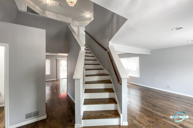 Building Photo - 3270 Hopewell Dr