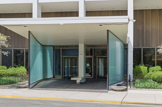 Foto del edificio - 2800 N Lake Shore Dr