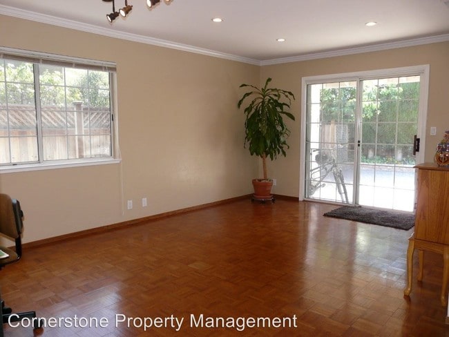 Building Photo - 3 br, 2 bath House - 1136 Buchanan Dr