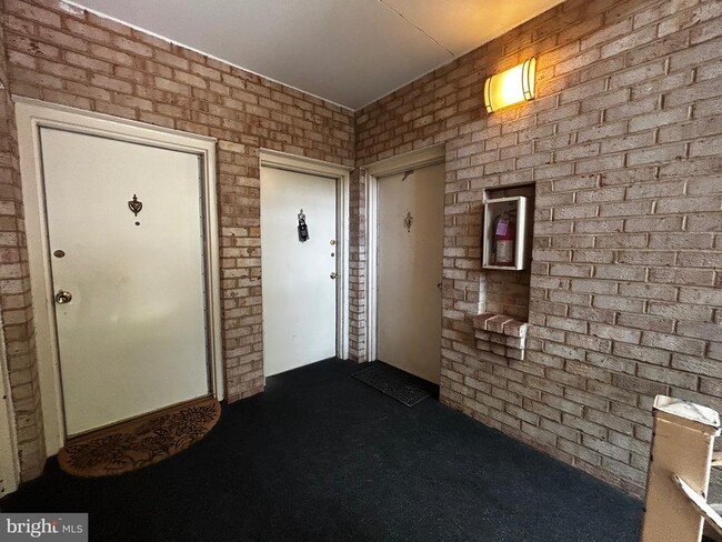 Building Photo - 2908 Kings Chapel Rd