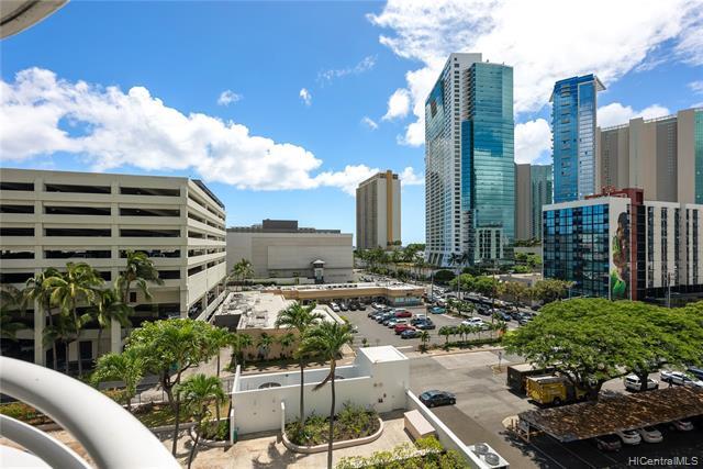 Building Photo - 1341 Kapiolani Blvd