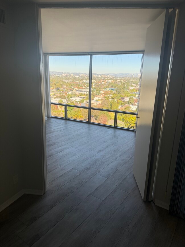 Foto del edificio - 4337 Marina City Dr