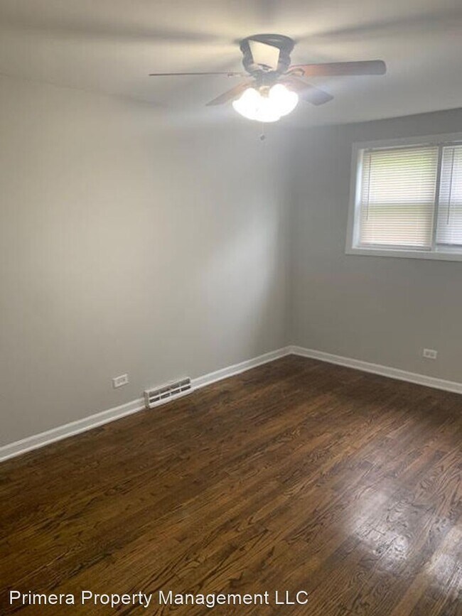 Building Photo - 3 br, 1.5 bath House - 38 E. 102nd Place