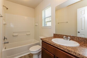Building Photo - 5619 Latta Plantation Dr