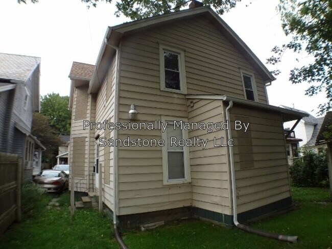 Building Photo - 224 Gates Ave