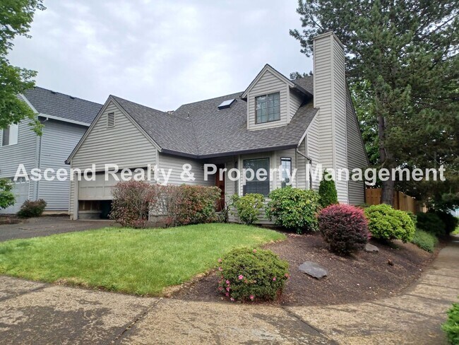 Foto del edificio - Ready Immediately Summer Lake 3 Bed on Corner Lot, Fenced Yard, Primary Bed on Main Level