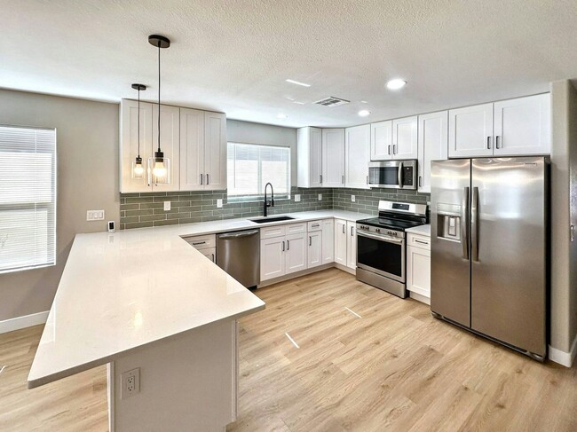 Building Photo - 5660 E Forge Cir