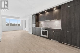 Building Photo - 259 The Kingsway