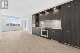 Building Photo - 259 The Kingsway