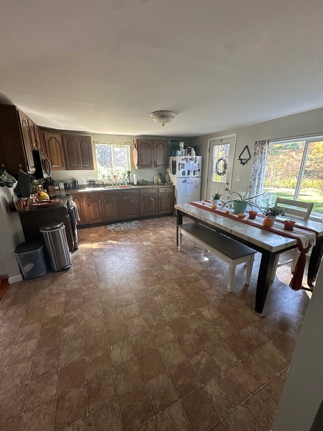 Building Photo - 57 Valley Rd