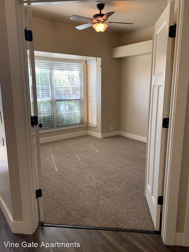 Building Photo - 6140 Vine Park Dr