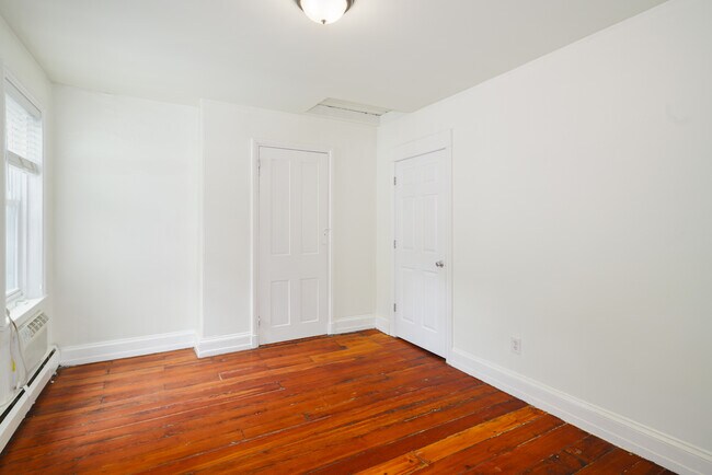 Building Photo - 37 S 19th St