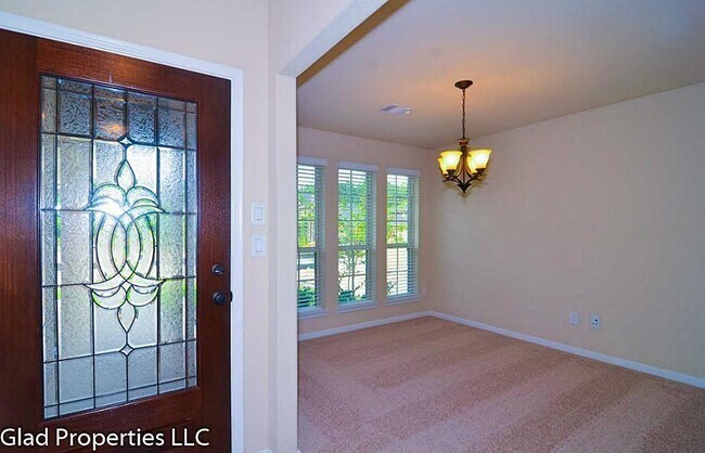 Foto del edificio - 16911 Ranger Ridge Dr