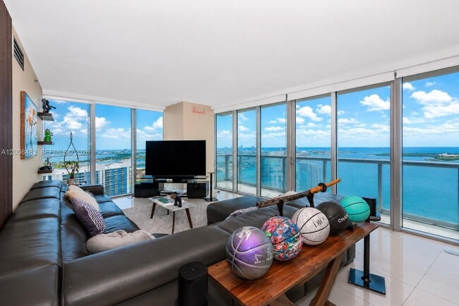 Building Photo - 465 Brickell Ave