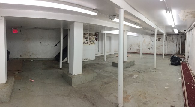 basement with street access - 75 Allen St