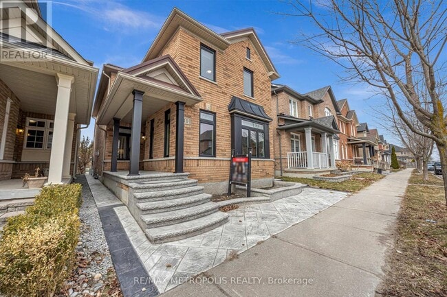 Building Photo - 10 Snowcreek St