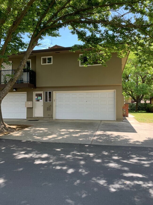 Foto del edificio - SINGLE STORY CONDO LOCATED IN NORTHEAST DAVIS