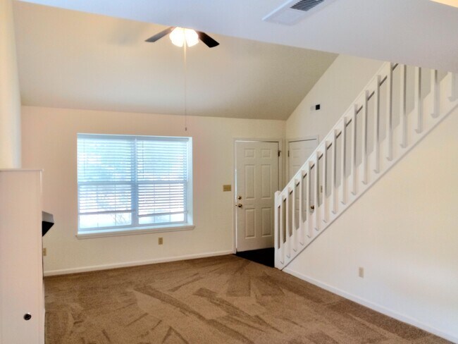 Foto del edificio - 3501 Delmar Ct