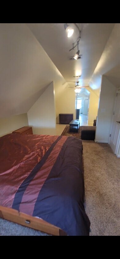 Foto del edificio - 2045 Waterbury Rd