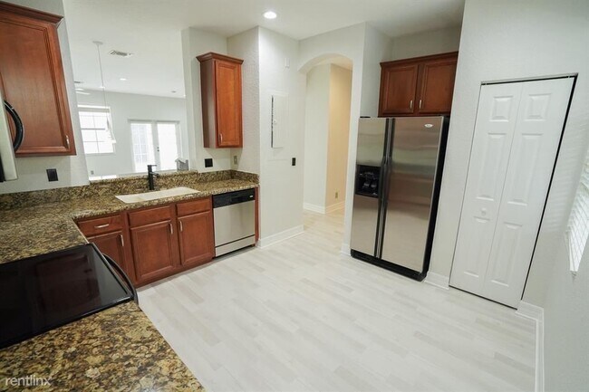 Foto del edificio - 4 br, 3.5 bath Townhome - 981 NW 18th Ave