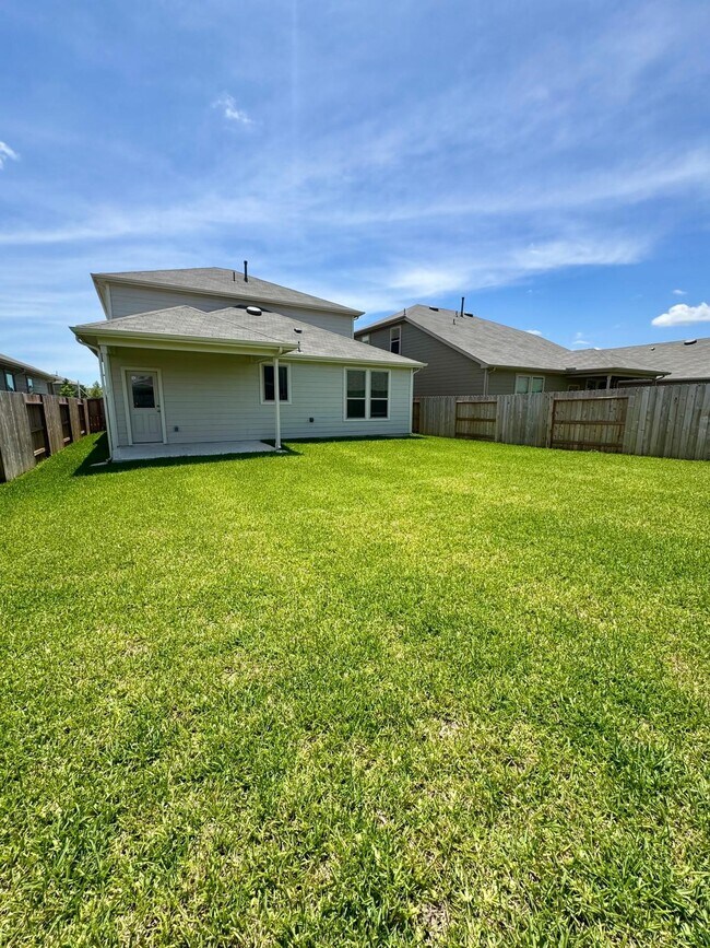 Foto del edificio - 15357 Dapple Blf Ln
