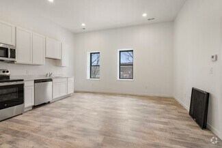 Building Photo - Reinbeck Apartments