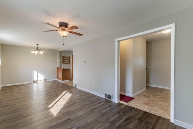 Building Photo - 393 N Colorado Ave