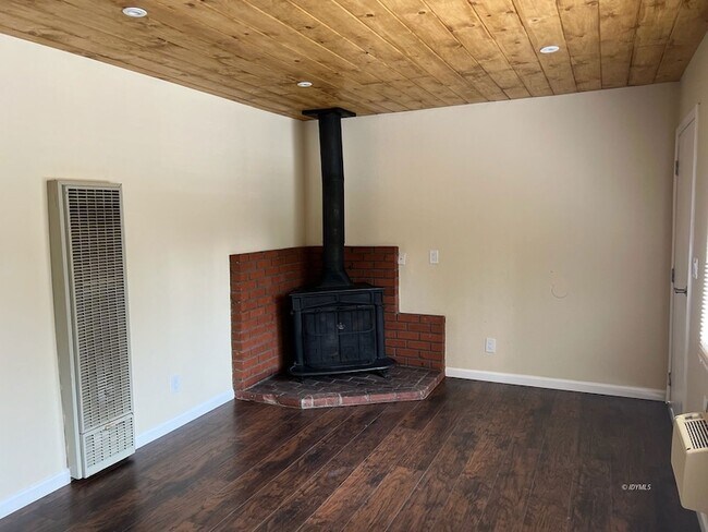 Foto del edificio - 25840 CA-243