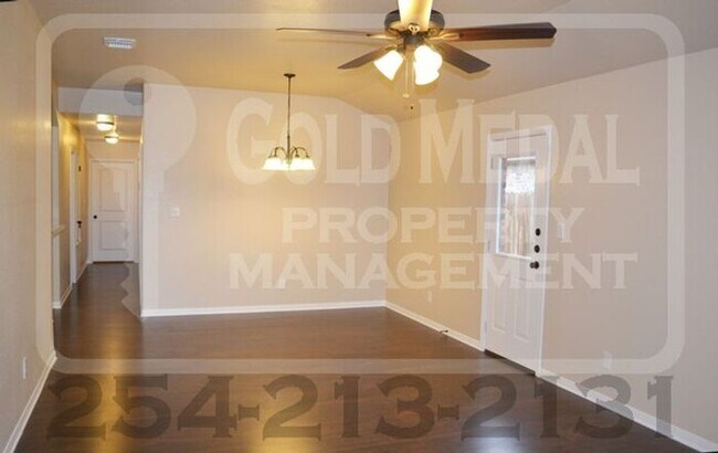 Foto del edificio - 1104 Grace Point Dr