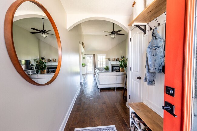 Foto del edificio - Pet Friendly Three Bedroom!