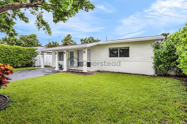 Building Photo - 241 NE 48th Ct