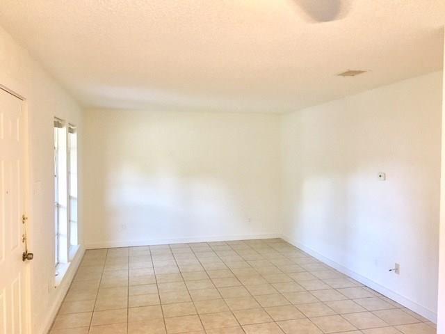 Foto del edificio - 10400 Little Pebble Dr