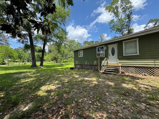 Building Photo - 979 Hillbilly Heaven Rd