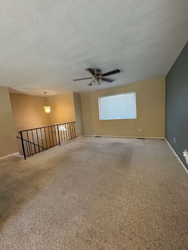 Building Photo - 1395 Hiawatha Dr