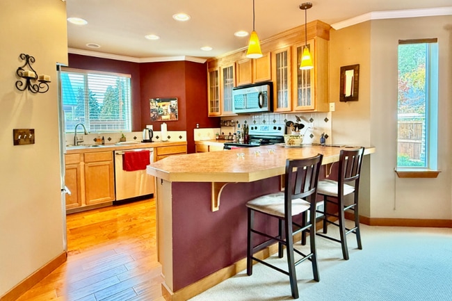 Building Photo - 315 N Wright Ave