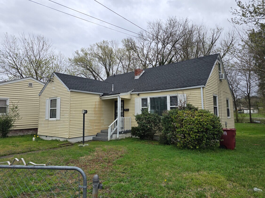 Foto del edificio - 2212 Ferndale Ave