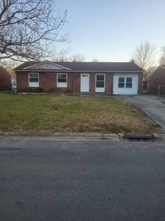 Building Photo - 810 Sinclair St