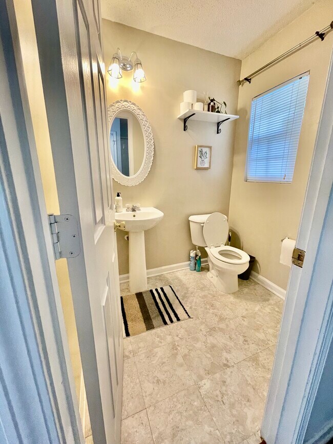 Foto del edificio - 173 Bellfare Dr