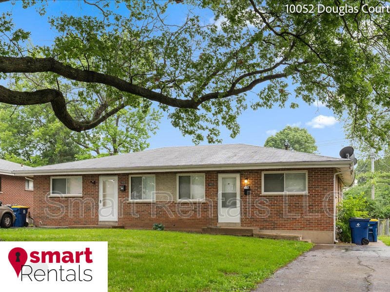 Foto principal - 10052 Douglas Ct