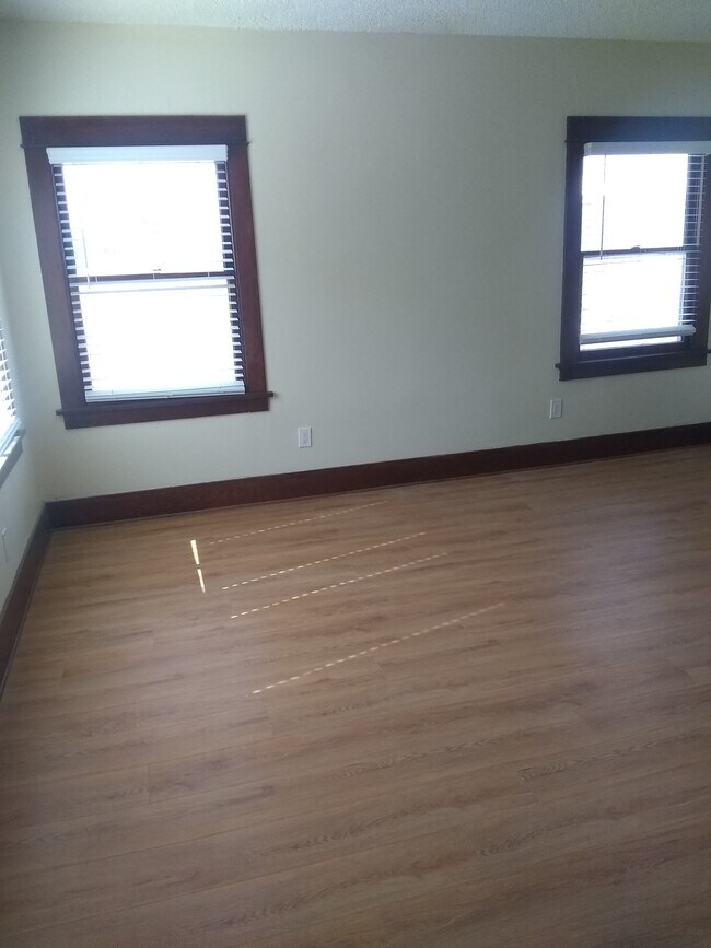 Foto del edificio - 926 Long Beach Blvd