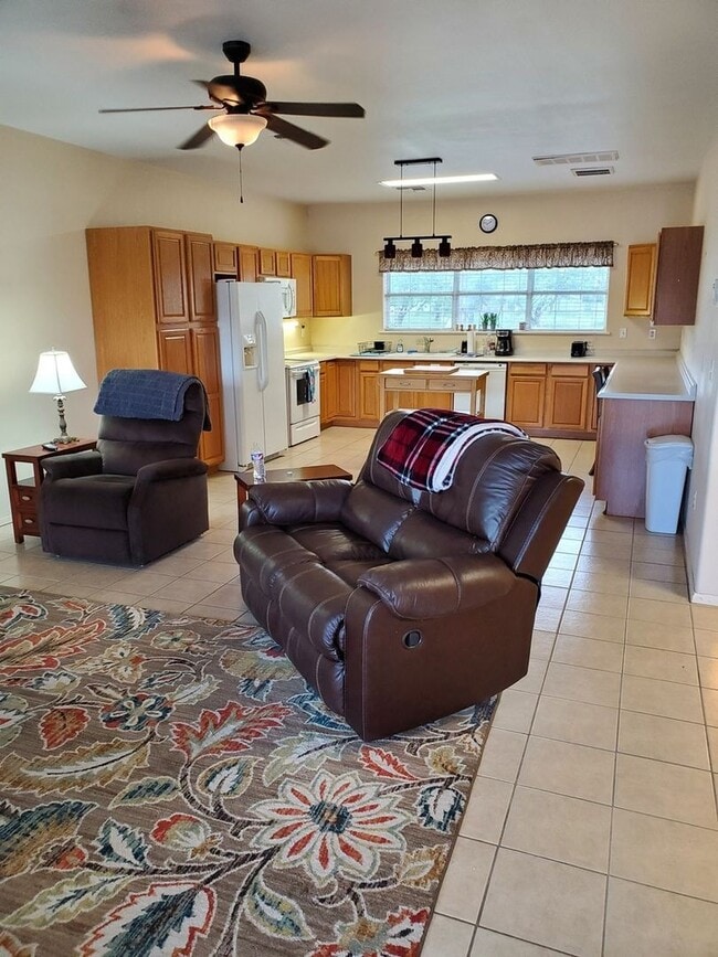 Foto del edificio - Charming 1BR Barndominium in Brackettville on Fort Clark Springs