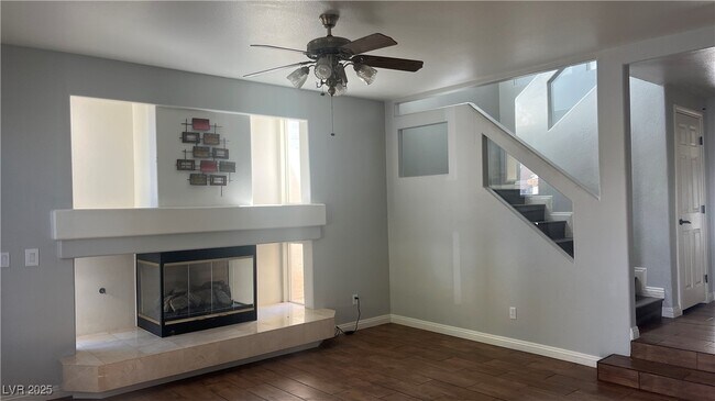 Foto del edificio - 537 Fiddlehead Ave