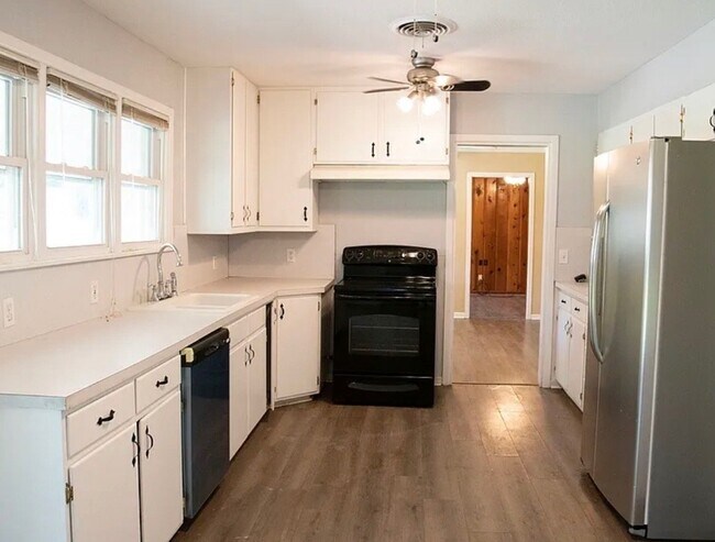 Foto del edificio - 3922 Willow Run Dr