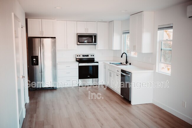 Foto del edificio - 5263 Tipton St