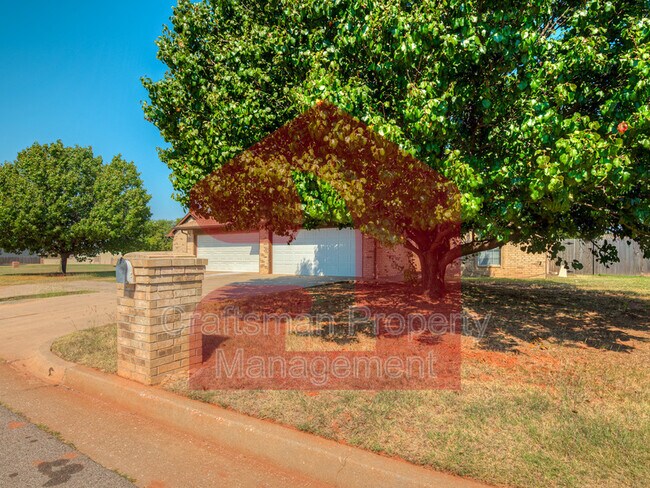 Foto del edificio - 2707 Silvertree Dr
