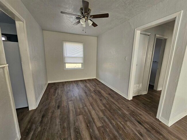 Foto del edificio - 2901 Prentice NW